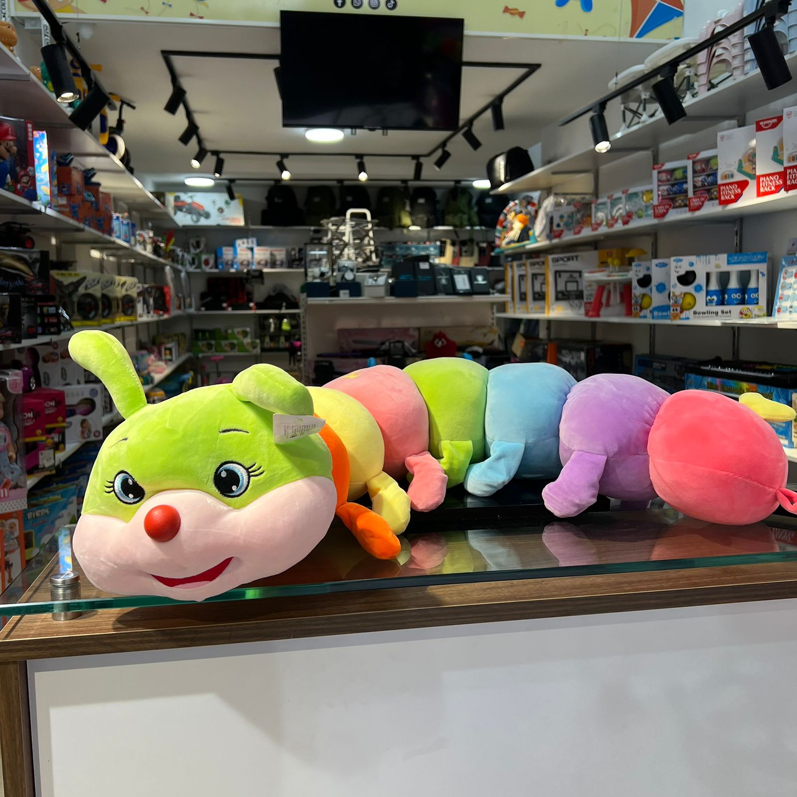 Peluche Chenille Géante – Image 2